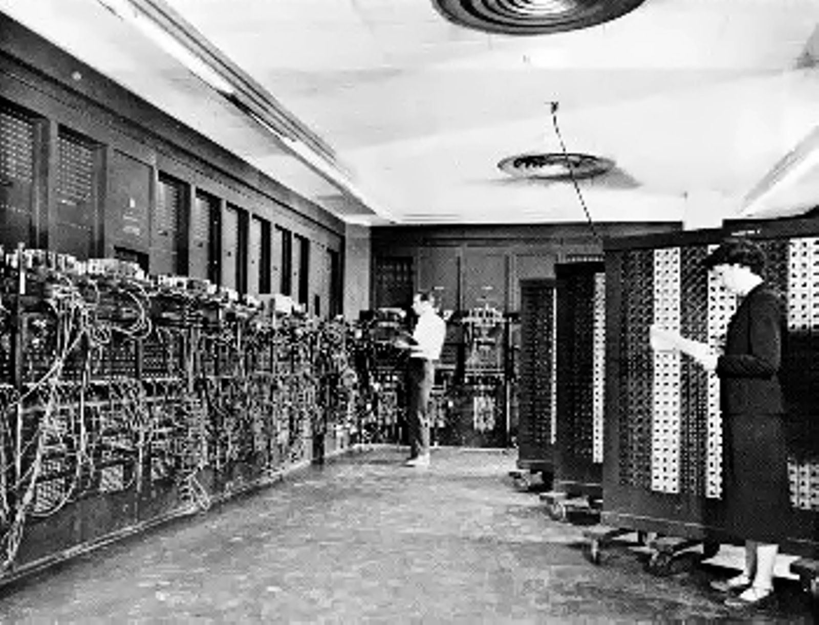 79 лет назад ENIAC вновь ввели в эксплуатацию